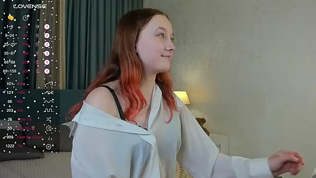 LauraKelley online show from November 19, 8:58 am