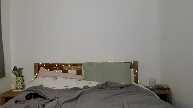 elizaluck online show from November 29, 2:21 pm