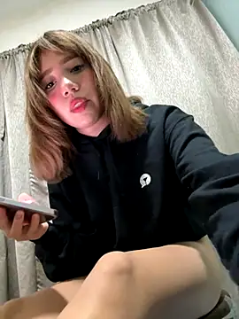 latinahorny11 online show from December 18, 5:23 am