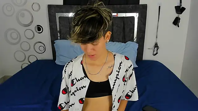 Lily and Lina online show from November 17, 12:06 pm