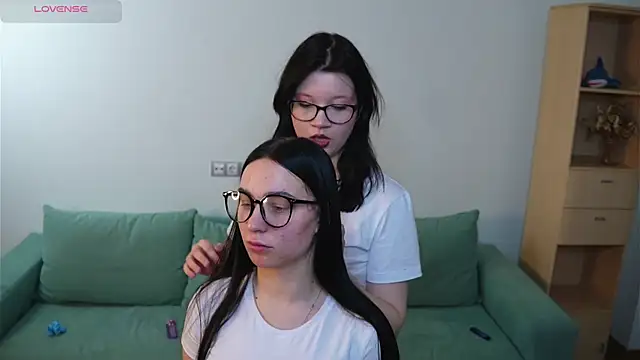 MonnieDeman online show from November 16, 5:24 pm