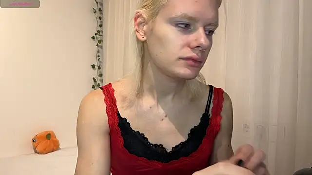 MollyChloe online show from November 28, 6:11 pm