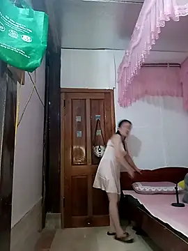 Feeling-hot online show from March 15, 4:09 pm