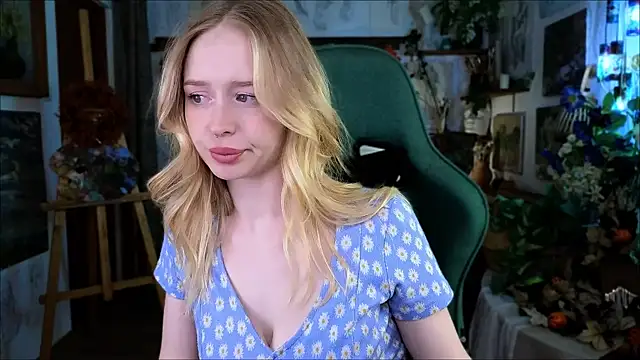 CarolineDjein online show from November 15, 11:33 am