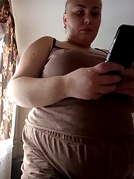 Moumy girl online show from November 20, 7:20 am