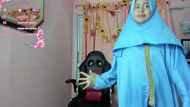 NaylaAbadi online show from January 5, 5:27 pm