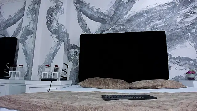 lilithDraven  online show from February 3, 4:10 am