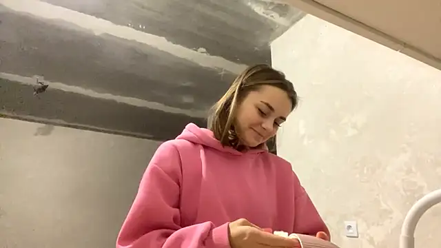 GeralynChiszar online show from November 11, 5:14 am