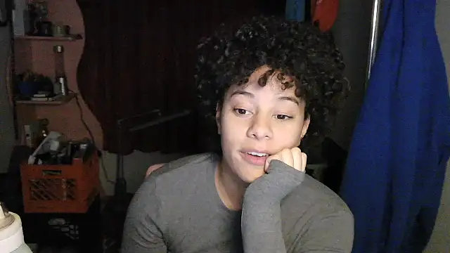 PrettyLittleProblem online show from November 30, 5:17 pm