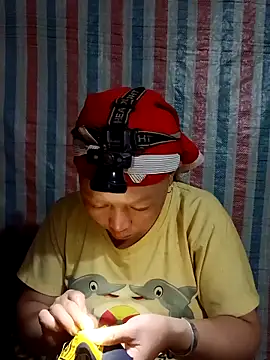 girl-hot2x online show from March 26, 12:51 pm