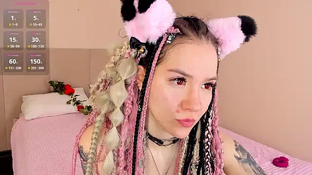 Lina Moony online show from December 3, 2:36 am