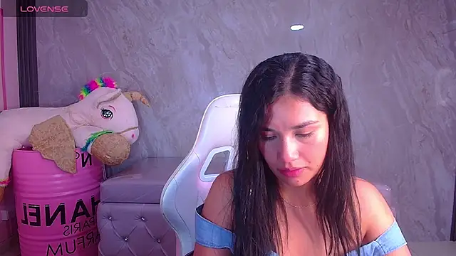 Violetta jhonson a online show from December 4, 3:20 am