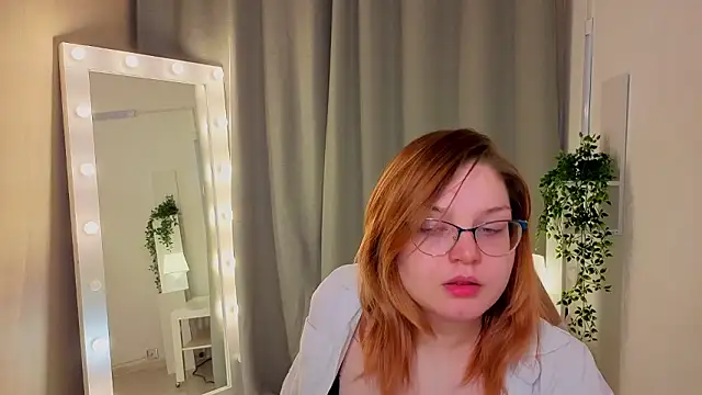 RacieBroom online show from March 13, 11:06 pm