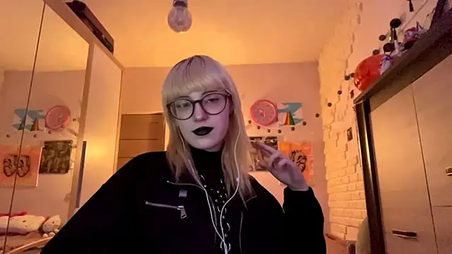 EffacedScan online show from November 17, 2:29 pm