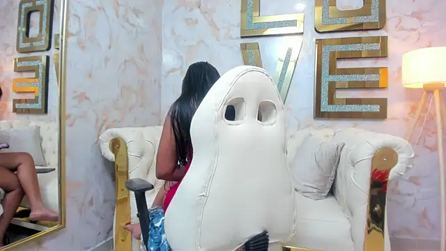 ladypervert  online show from November 21, 7:05 pm