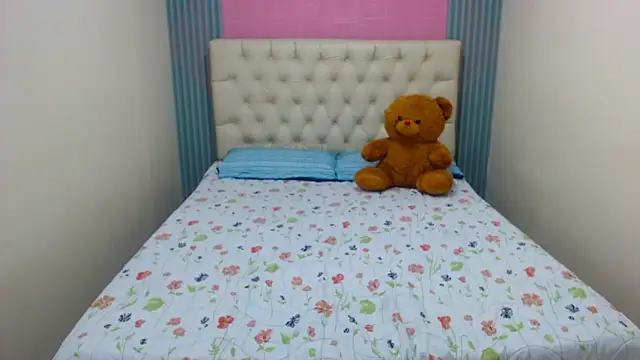 Ashley Diamont online show from November 18, 8:21 pm