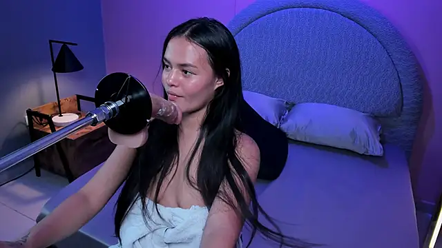 Sara rhoades online show from March 26, 7:48 pm