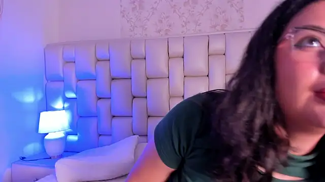 lea hunter   online show from December 1, 8:22 pm