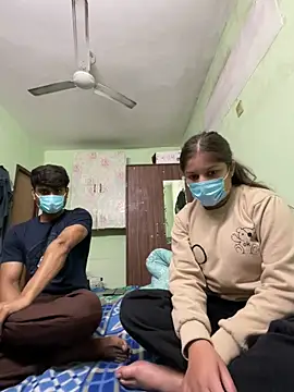 Cute hotzara online show from December 18, 5:56 am