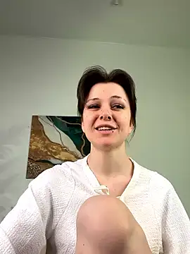 Shy Vivi online show from January 8, 1:15 pm