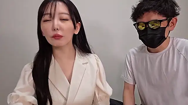 ikura chan online show from April 4, 2:16 pm