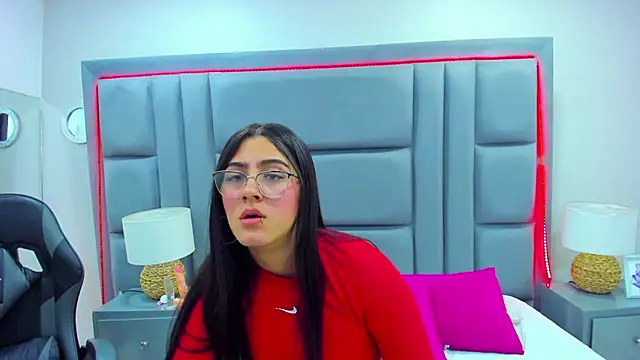 LuisaFranco online show from November 25, 3:41 am