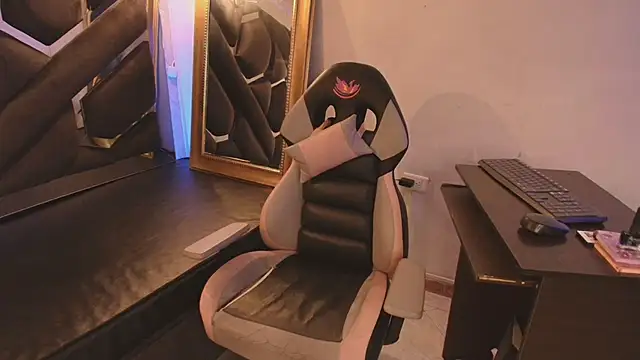 Crystall sweett online show from November 14, 9:04 pm