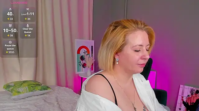 miss lisaaa online show from November 24, 3:08 am