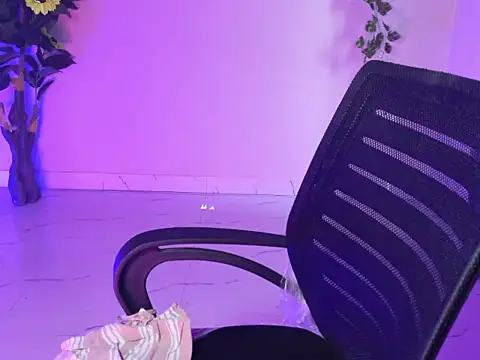 Saira Hotty online show from March 13, 6:47 am