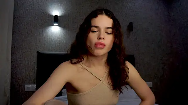 lindaTT online show from December 3, 1:02 pm