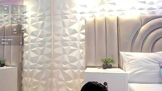 roxyflame  online show from March 6, 11:38 am