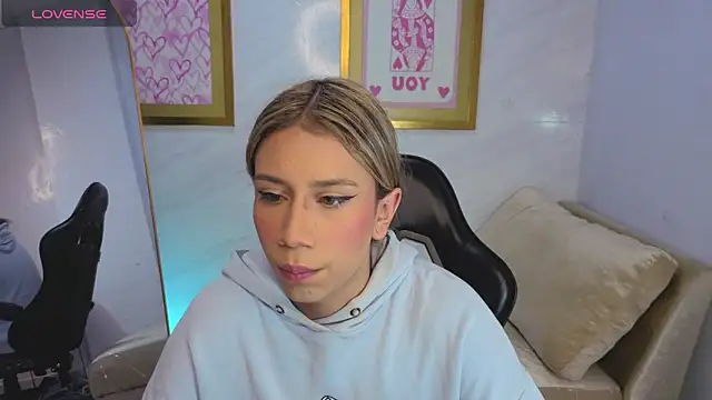 Evy Luxx v online show from March 26, 4:25 am