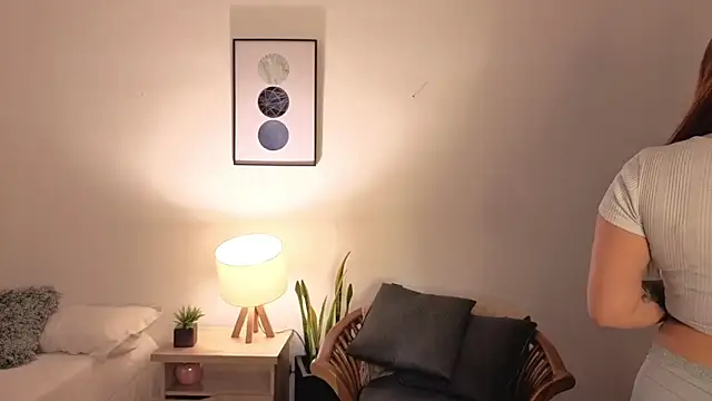 alana  29 online show from November 17, 8:20 pm