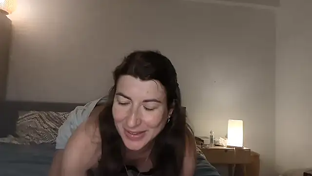 Jo LieLive online show from June 1, 7:15 pm