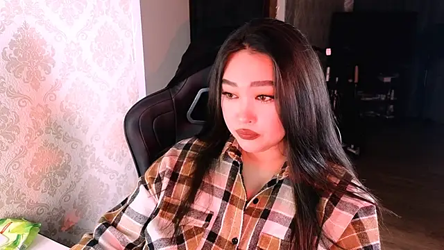 Emma Uilson online show from December 15, 1:33 am