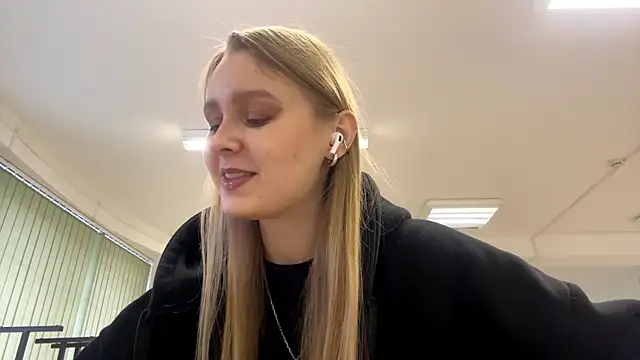 PaulitaSolow online show from November 22, 9:45 am