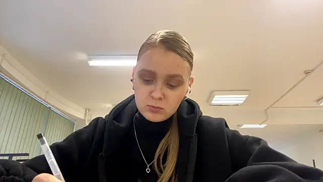 PaulitaSolow online show from November 25, 1:24 pm