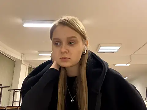 PaulitaSolow online show from November 18, 5:36 pm