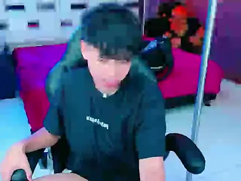 lunabustygirl online show from February 5, 4:15 am