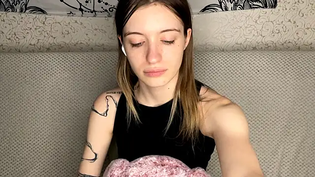 MiriamDongo online show from November 22, 1:14 pm