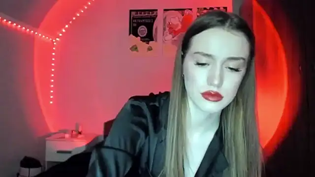 tinyglow online show from March 4, 9:54 pm