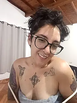 Melinerd online show from November 21, 8:44 pm