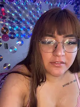 love queen02 online show from May 4, 6:01 pm