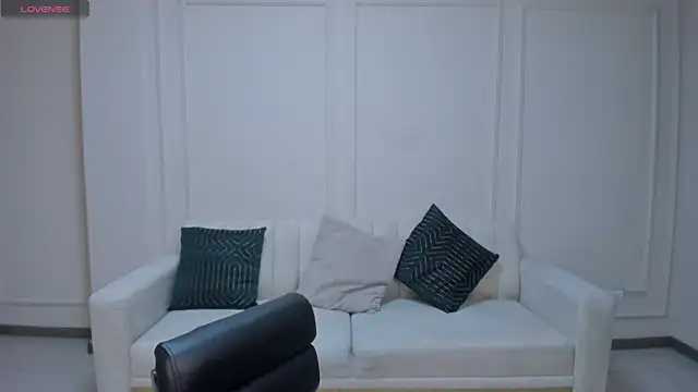 MayaHoffman online show from February 13, 11:45 am