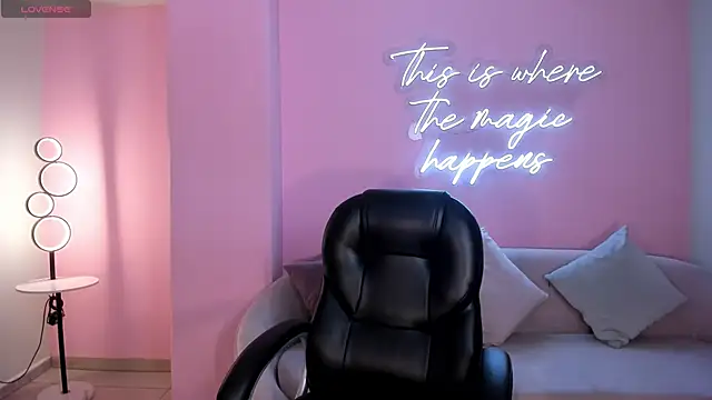 SophieLanne online show from March 6, 4:07 am