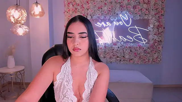 SophieLanne online show from March 31, 4:01 am