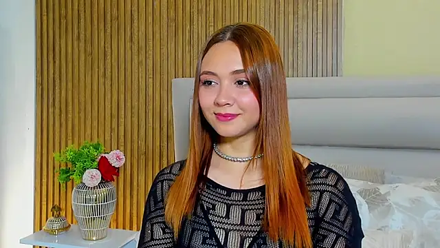 LondraBlush online show from April 15, 1:44 pm