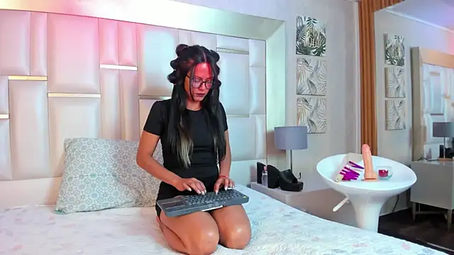 Kiara black  online show from December 1, 12:19 pm