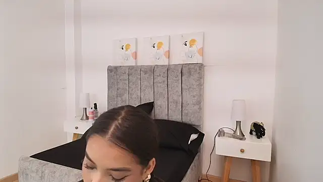 Lucy Carson online show from November 28, 2:31 pm