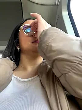 HANNAHBAKER00 online show from December 3, 8:33 pm